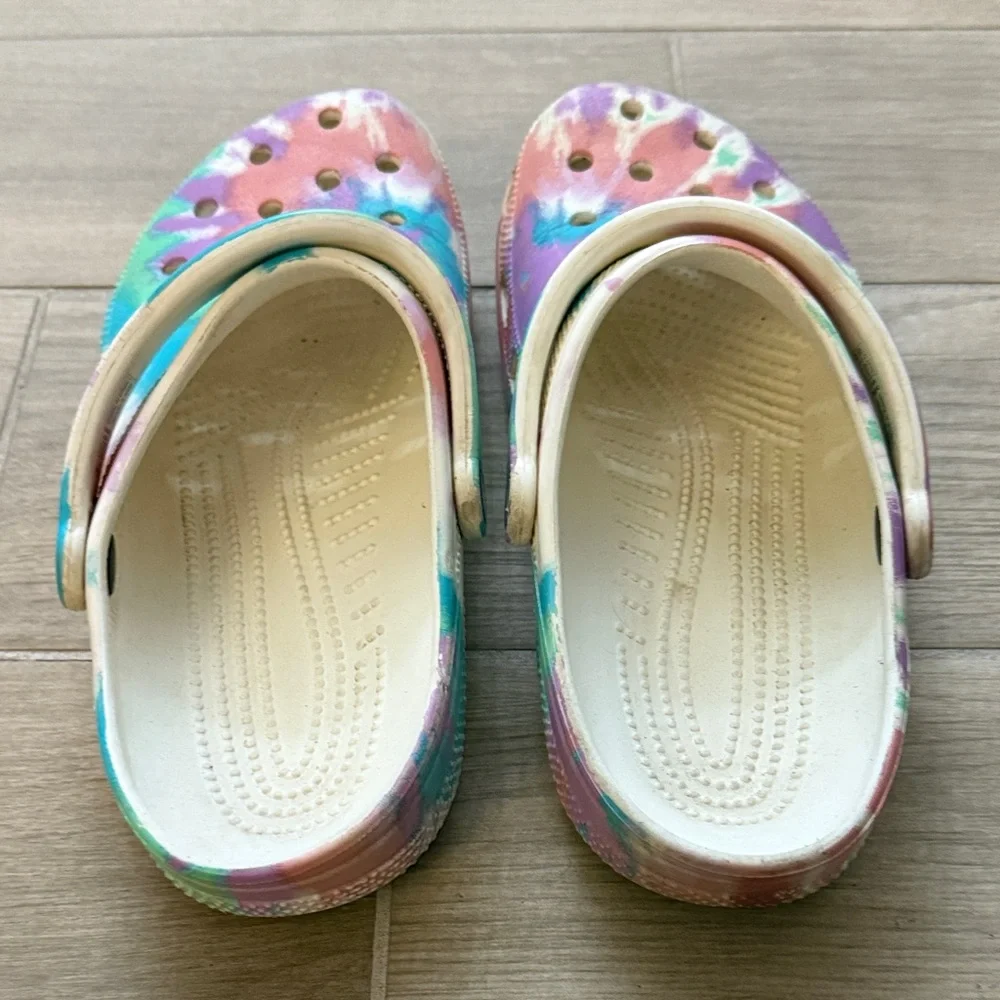 CROCS Colorful Tie-Dye Water Shoes - Picture 2 of 3